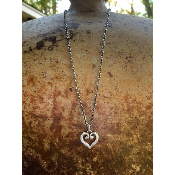 James Avery Retired Sterling Slvr Scrolled Heart Pendant & 18 Inch JA Cable Chai - Picture 1 of 8